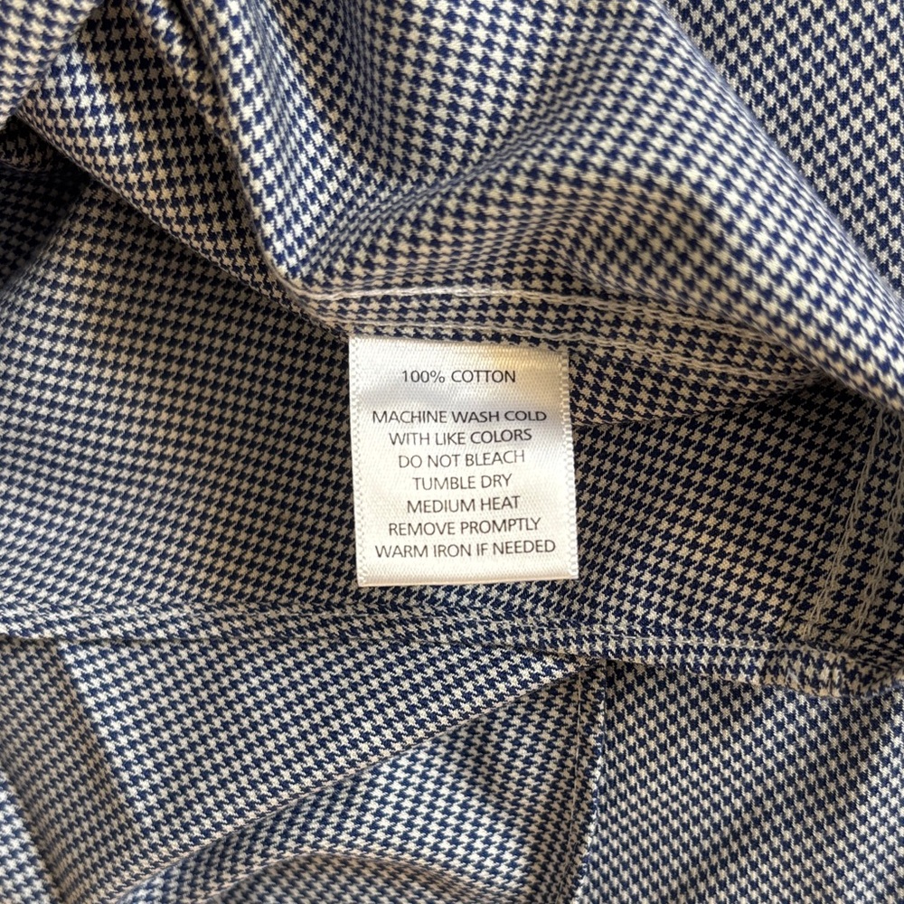 UNTUCKit Men's Gray Button-Up Shirt - Picture 7 of 7